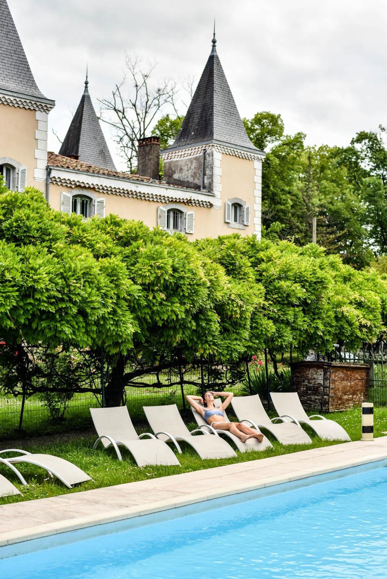 Hotel Logis - Chateau De Beauregard Saint-Girons  Exterior photo
